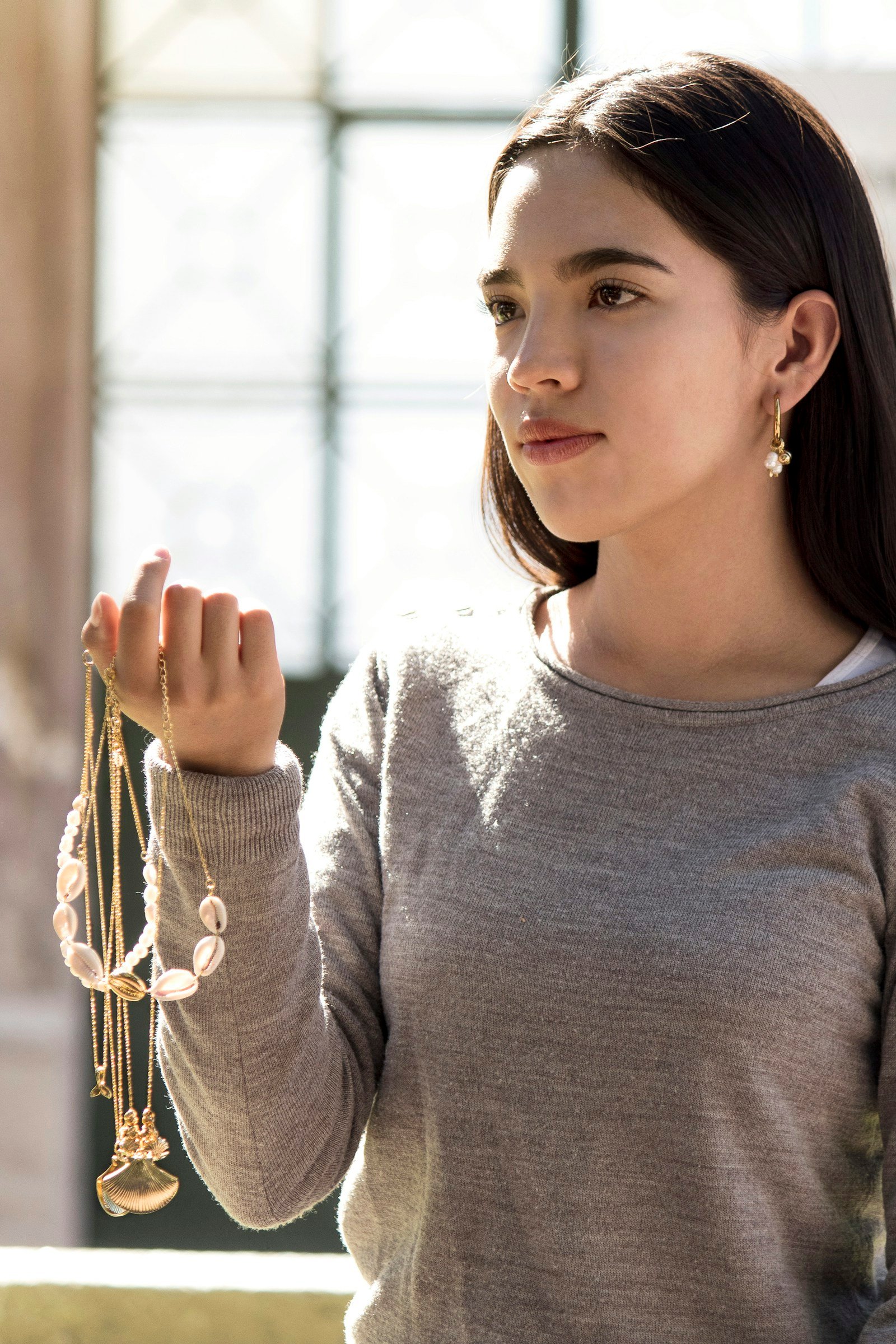 Jewellery career support and product handling